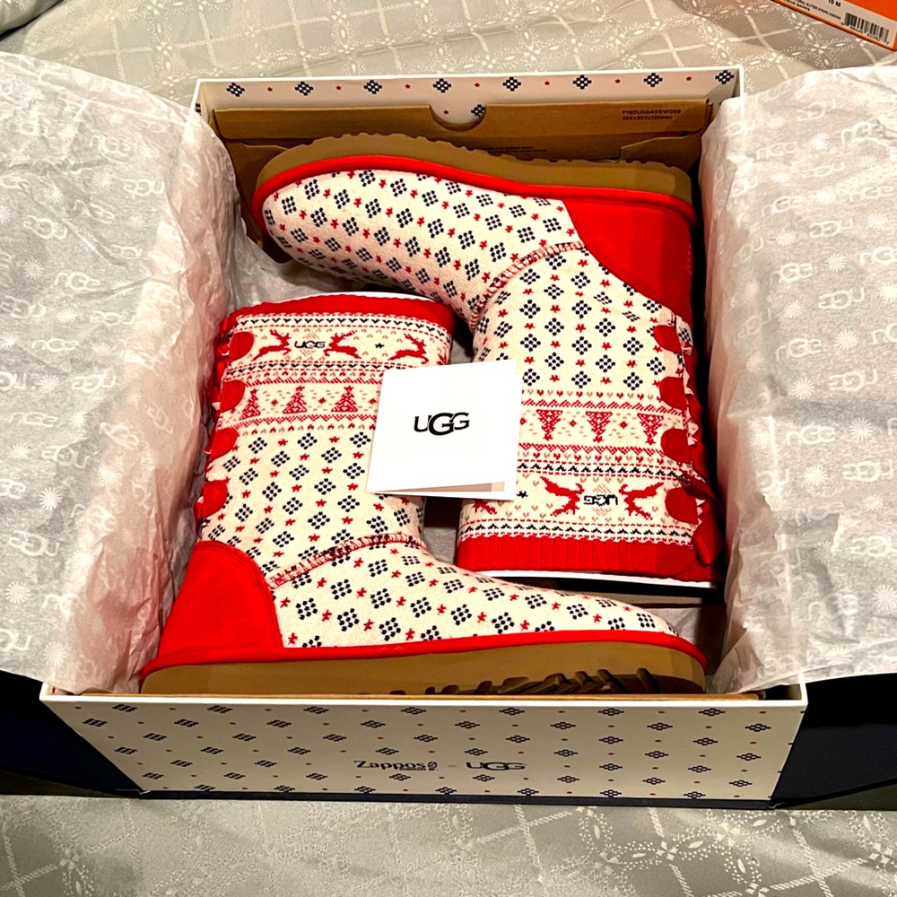 NIB UGG Christmas 20th Zappos Sweater Flat Knit Boots Ribbon Red US Size 9